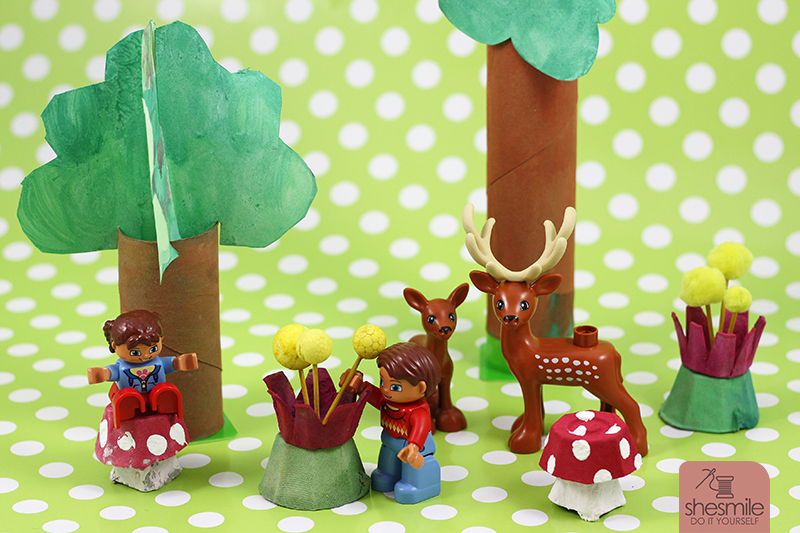 Schnipp. Schnapp. Wir basteln uns einen Wald. Eine Idee aus dem Kinderbastelbuch von Frau Scheiner. Gebastelt von shesmile mit Lilli.