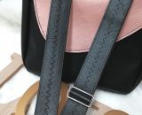 Das Gurtband zu deiner Damenhandtasche aus Leder selbernähen. Eine kostenlose Schritt-für-Schritt-Nähanleitung von shesmile. 