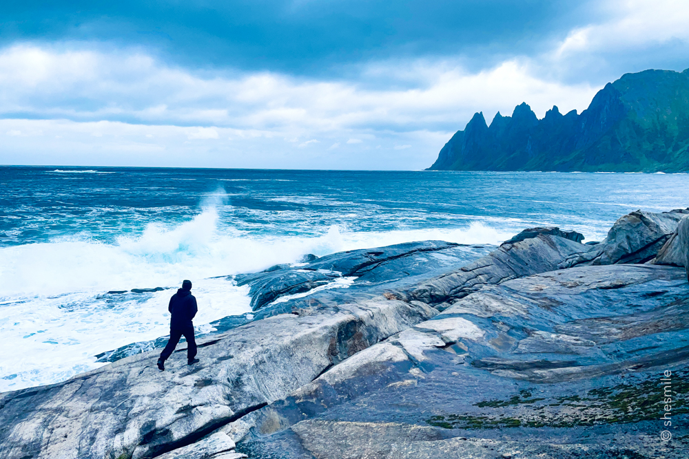 Bergsbotn, Tungeneset und Kristine Lura! Ein aufregender Regentag auf Senja in Norwegen. Tag 5 im shesmile Erlebnisse Reisetagebuch mit der ganzen Familie.