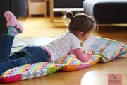 Mama-Tochter-Nähprojekt: Ein Regenbogen-Kissen für die Kuschelecke
