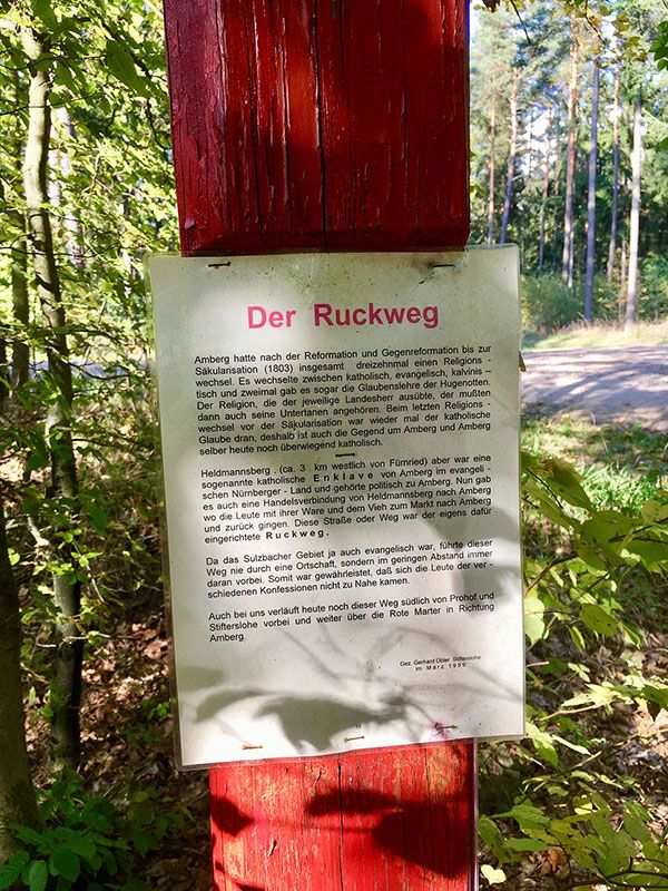 Das Rote Marterl, der Rote Marter im Staatswald bei Siebeneichen (Sulzbach-Rosenberg)