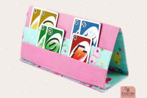 Kartenhalter KiddiCard (Nähanleitung und Schnittmuster für einen Kartenhalter aus Stoff mit Platz bis zu 20 Spielkarten) Ideal für Kinder, Behinderte oder ältere Menschen.