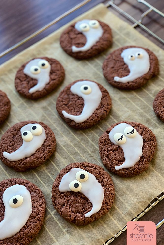 Gespenstercookies backen für die Halloweenparty